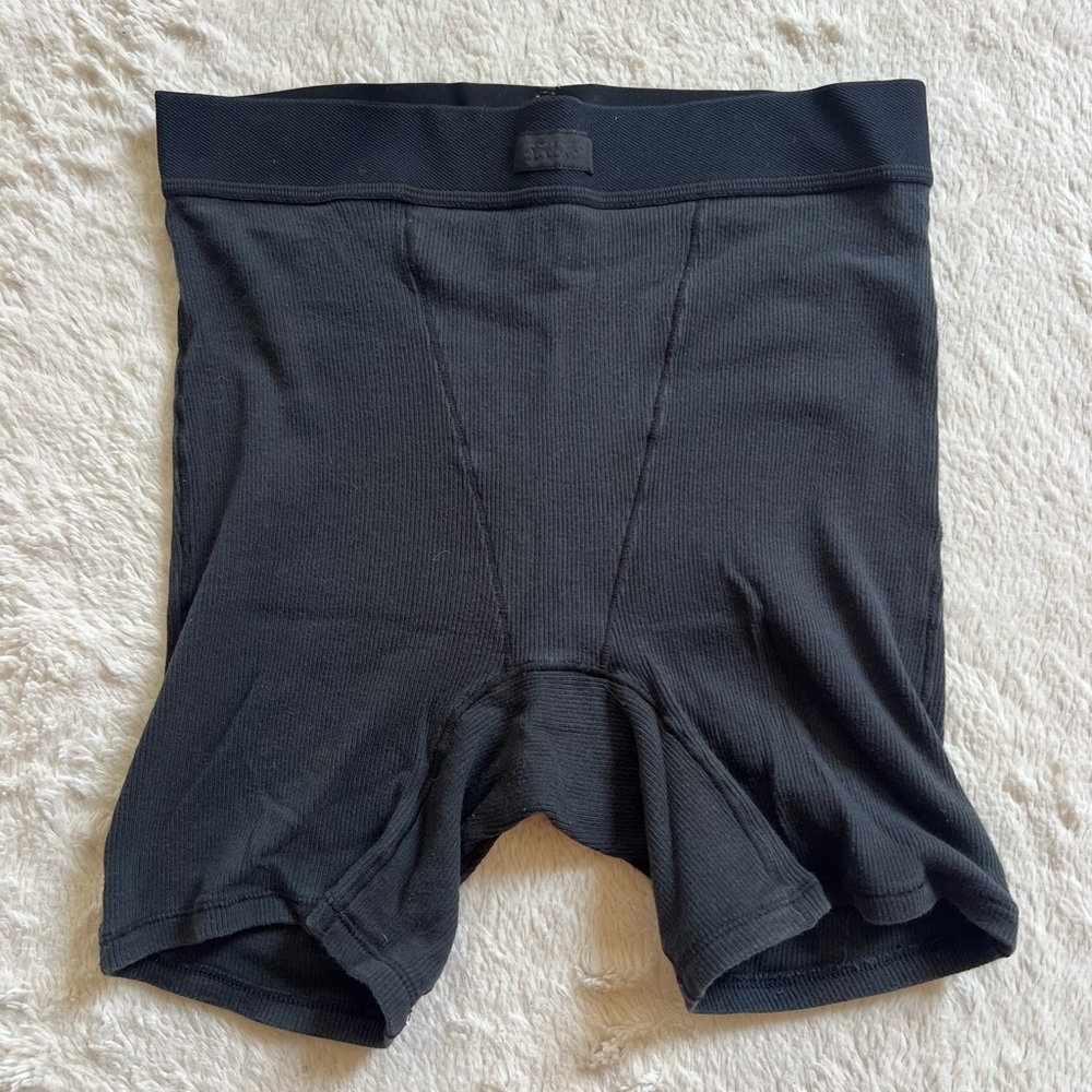 Skims Onyx Boxer Short in size Small